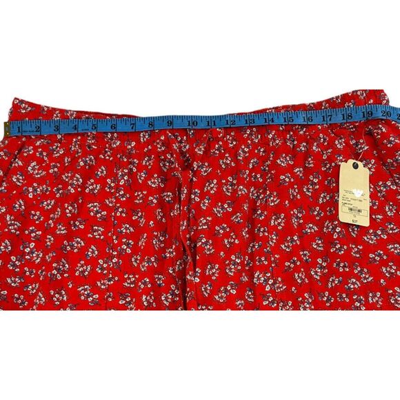St. John's Bay Women's Soft Short Elastic Mid rise adjustable Red Size 1X New - Picture 5 of 10